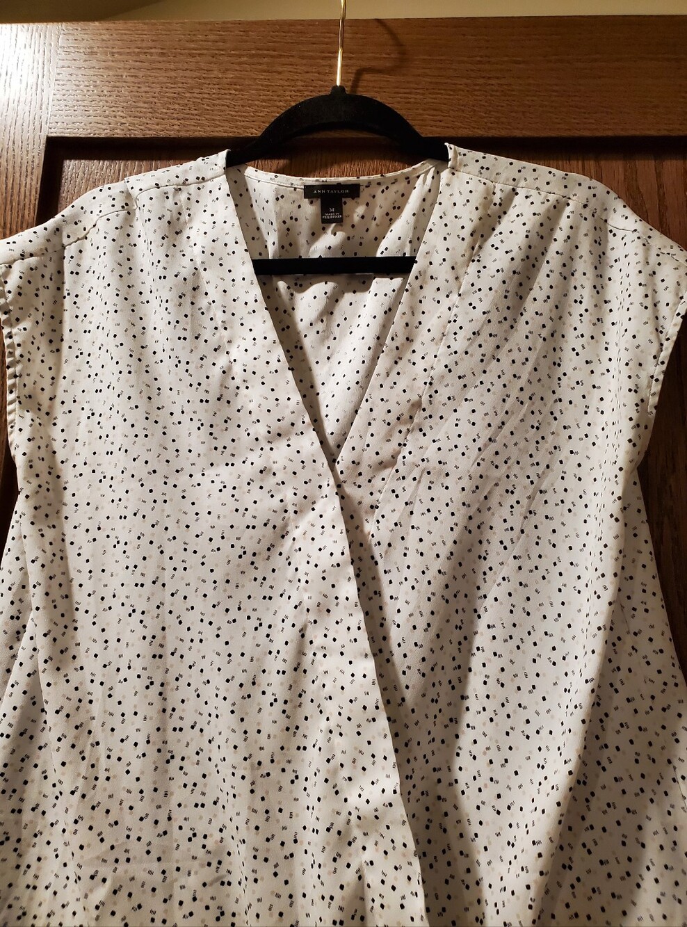 Ann Taylor size MWhite Sleeveless V-Neck Top with Black Dot Print